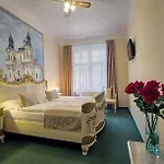 Taurus Hotel