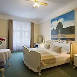 Taurus Hotel