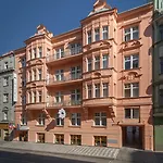 Taurus 4* Prag