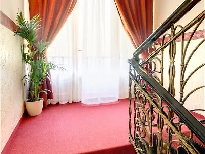 Taurus Hotel