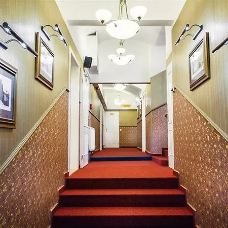 호텔 타우루스 4*