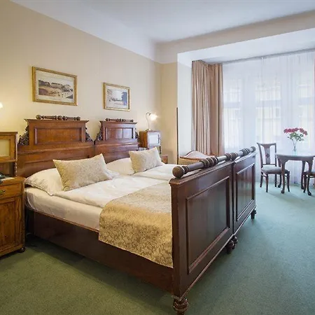 호텔 타우루스 4*